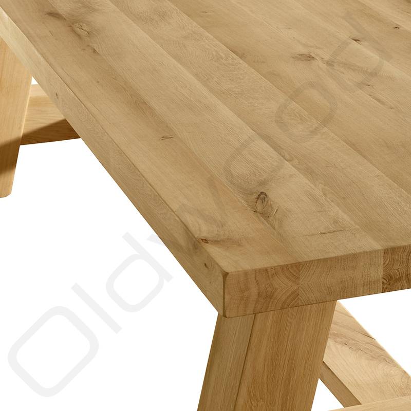 Holztisch Mailand mit Bodenbalken