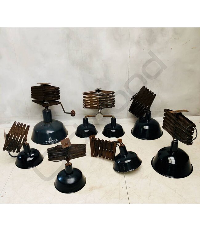 industrielle Wandlampe / Scherenlampe / Klapplampe