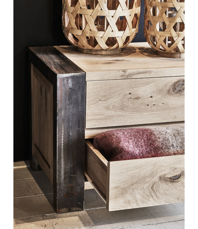 TV-Schrank aus Eiche