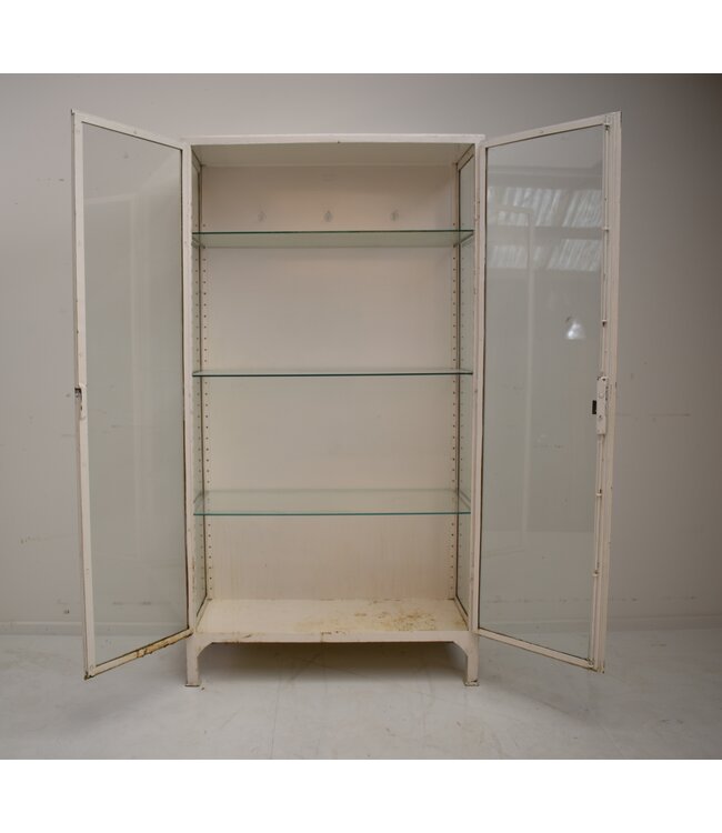 Vintage apothekerskast