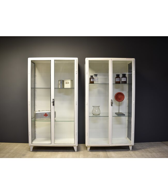 Vintage Medizinschrank/Vitrine