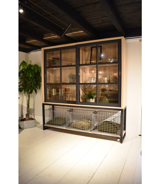 Eiken kast met metaal - op maat gemaakt