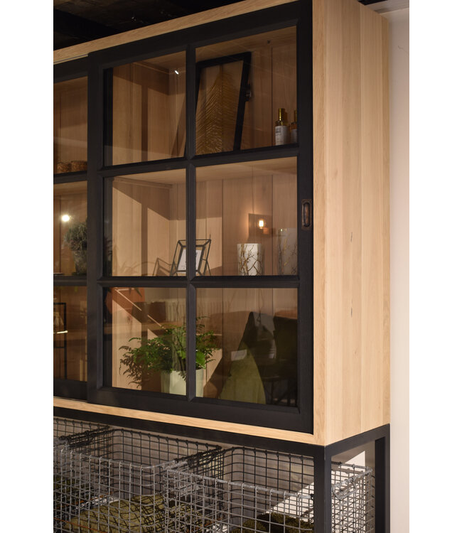 Eichenschrank mit Metall - Sonderanfertigung