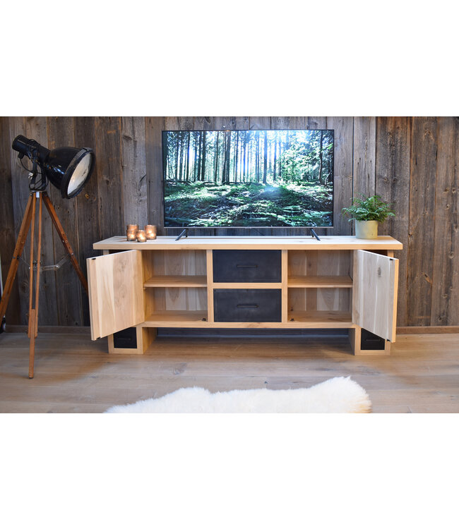 Maßgeschneiderte TV-Möbel