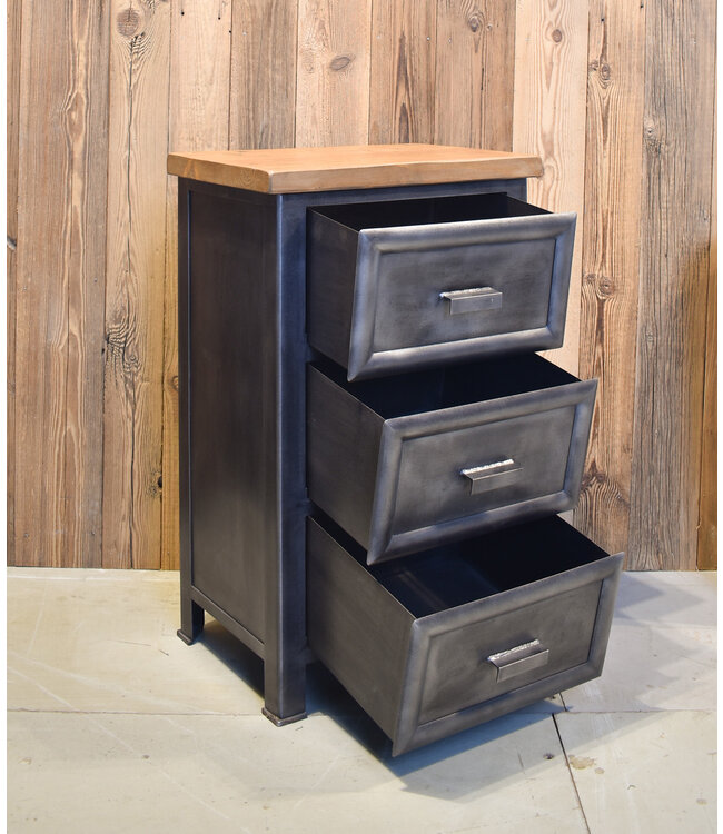 Cabinet with drawers