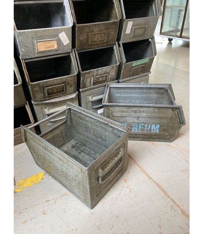 Metal storage bin