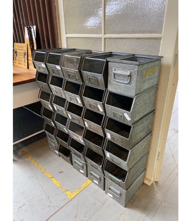 Metal storage bin