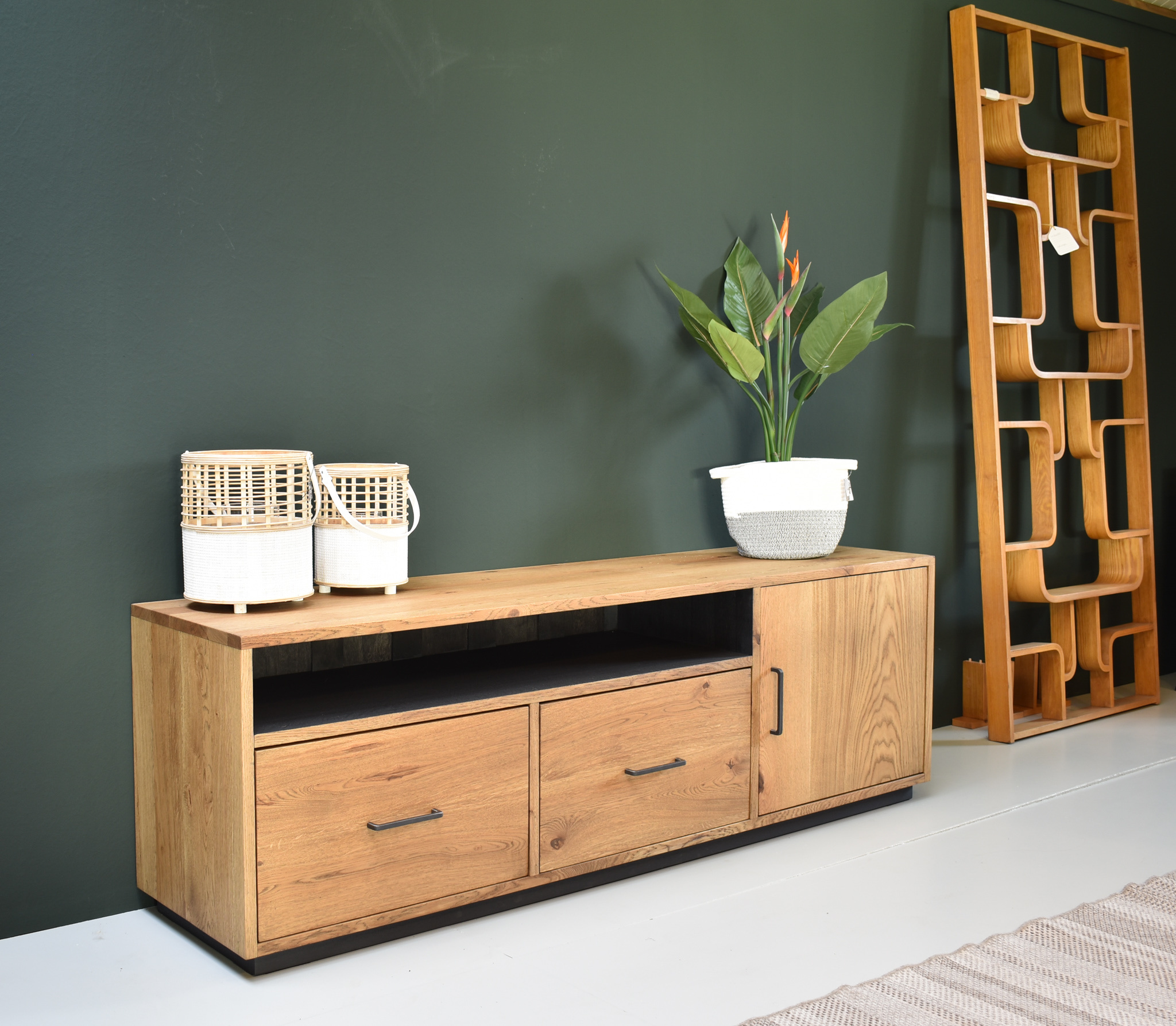 TV oak solid custommade Oldwood the furniture store