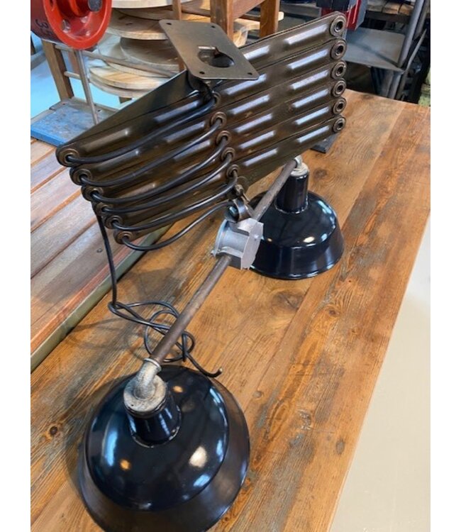 Industrielampe - Emaille-Deckenlampe / Scherenlampe / Scharnierlampe