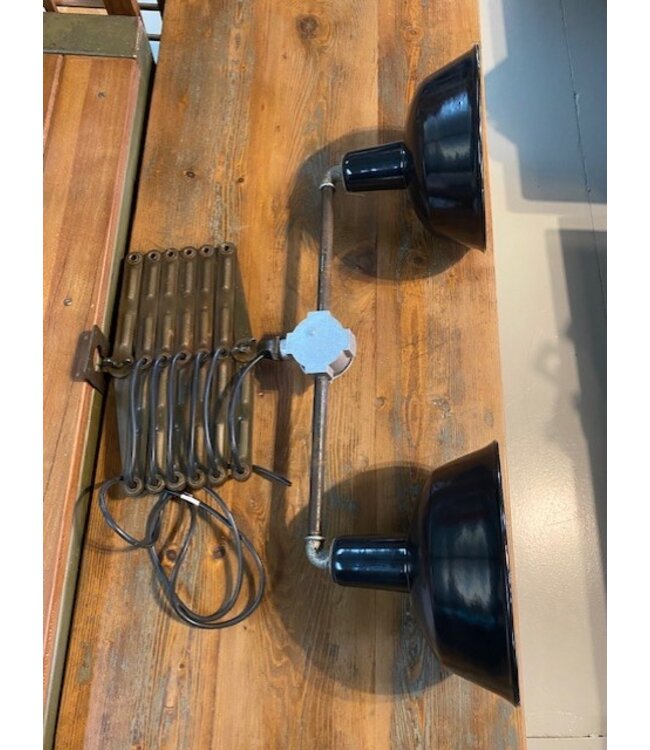 Industrielampe - Emaille-Deckenlampe / Scherenlampe / Scharnierlampe