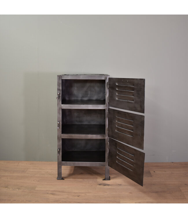Industrial locker cabinet