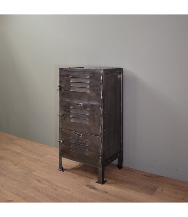 Industrial locker cabinet