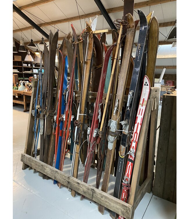 Vintage skis