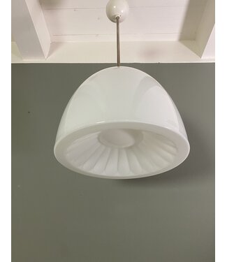 Art-Deco-Schullampe aus Opalglas
