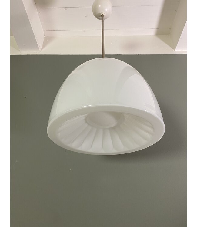 Art-Deco-Schullampe aus Opalglas