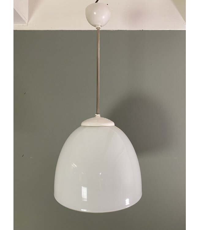 Art-Deco-Schullampe aus Opalglas