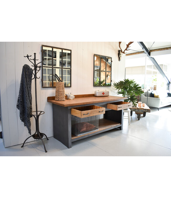 Industrieel dressoir met houten lades