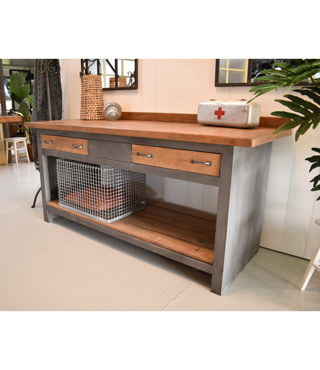 Industrieel dressoir met houten lades