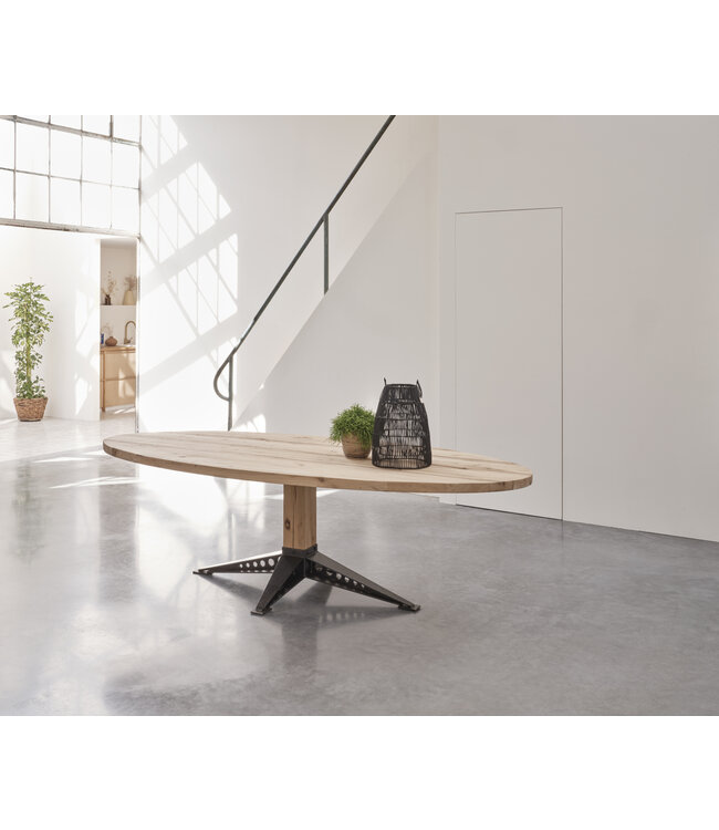 Oval dining table Graz