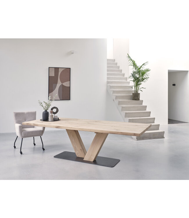 Rome dining room table with wooden base