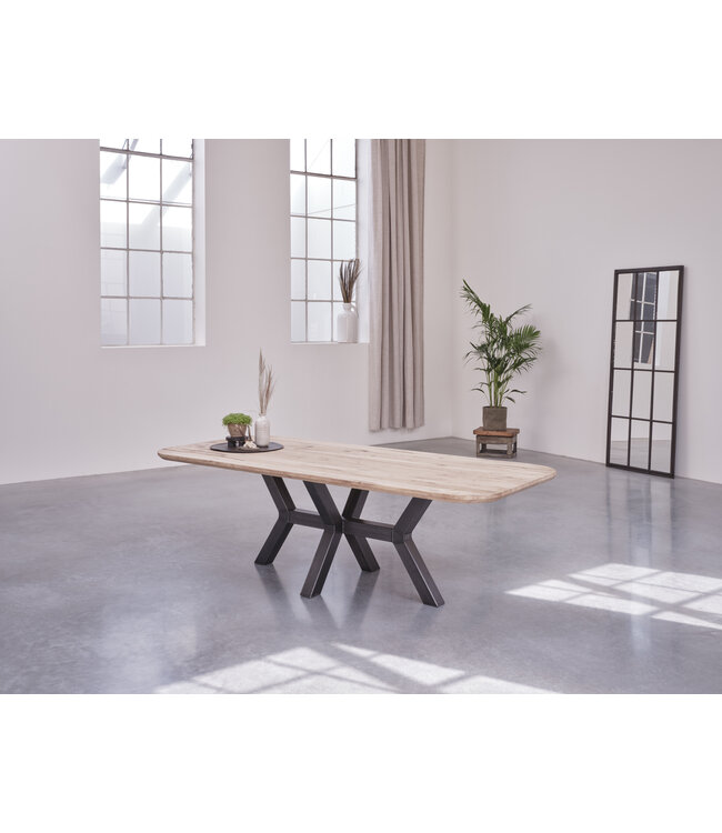 Oak dining table Lisbon