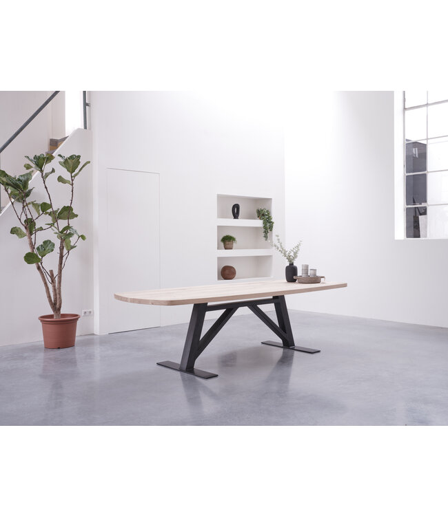 Oak dining table Maastricht