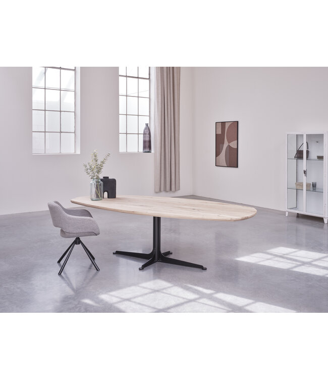 Dänischer ovaler Esstisch