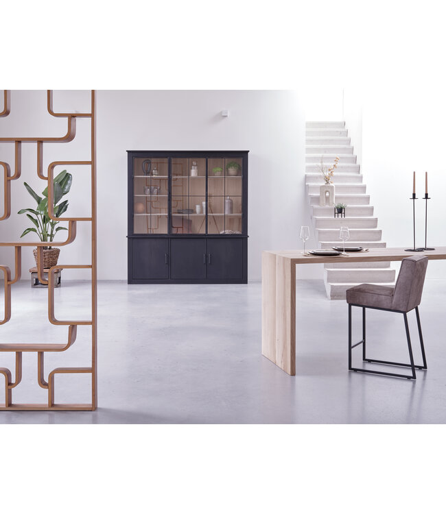 Maßgeschneiderter Eichenschrank