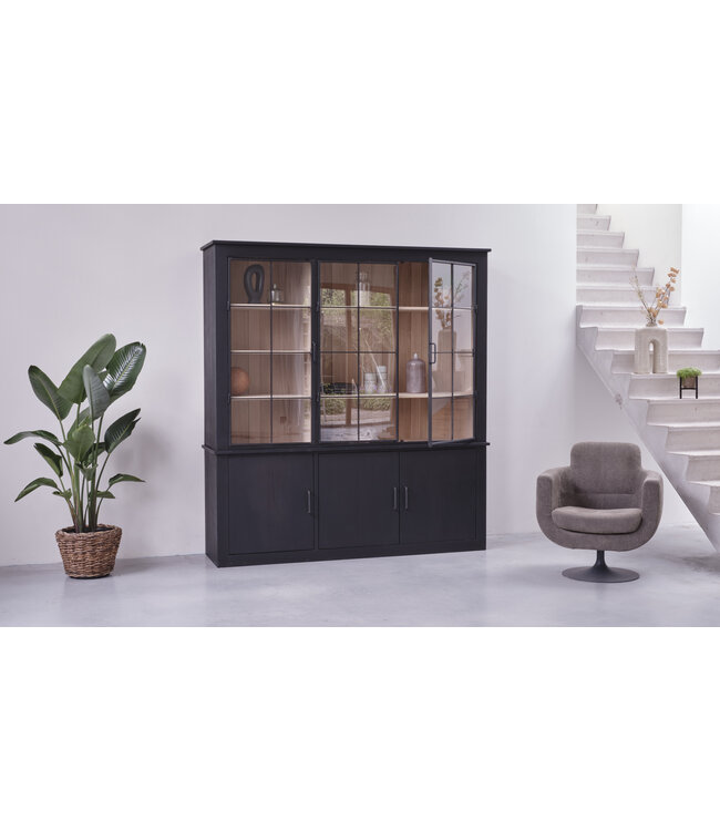 Maßgeschneiderter Eichenschrank