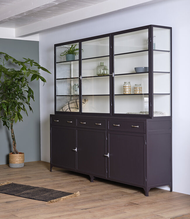 Apothekenschrank aus Stahl – Vitrine