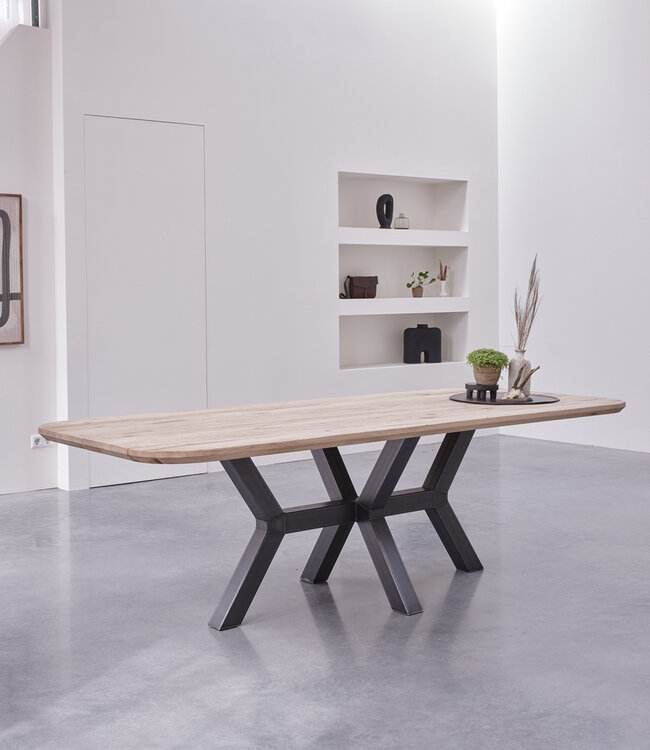 Oak dining table Lisbon