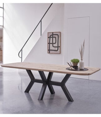 Rejuvenated - Lisbon oak table