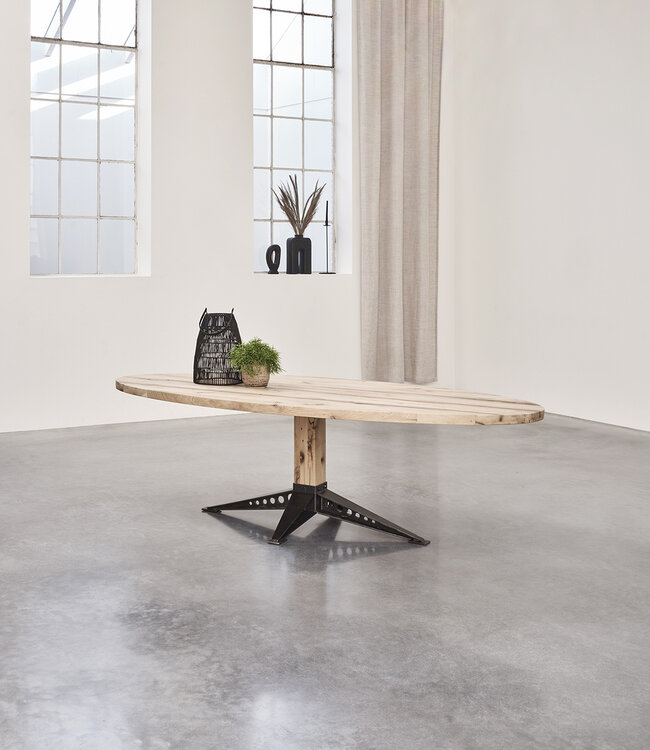 Oval dining table Graz