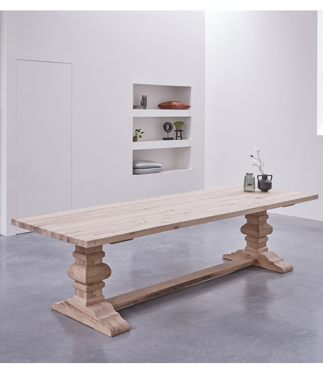 Houten klooster eettafel Parijs