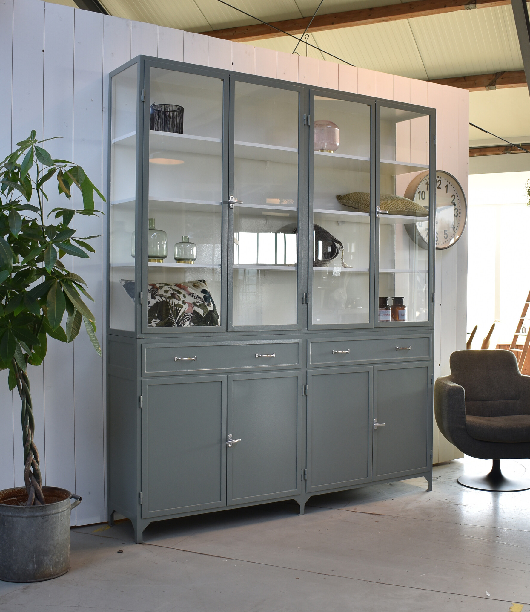 Have a custom metal cabinet made in Breda with drawers - Industrial ...