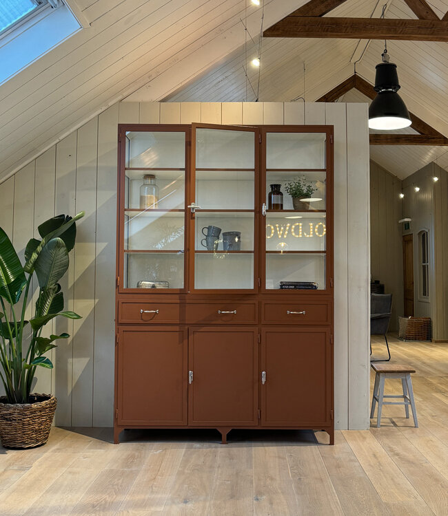 Metal cabinet Leiden custom made