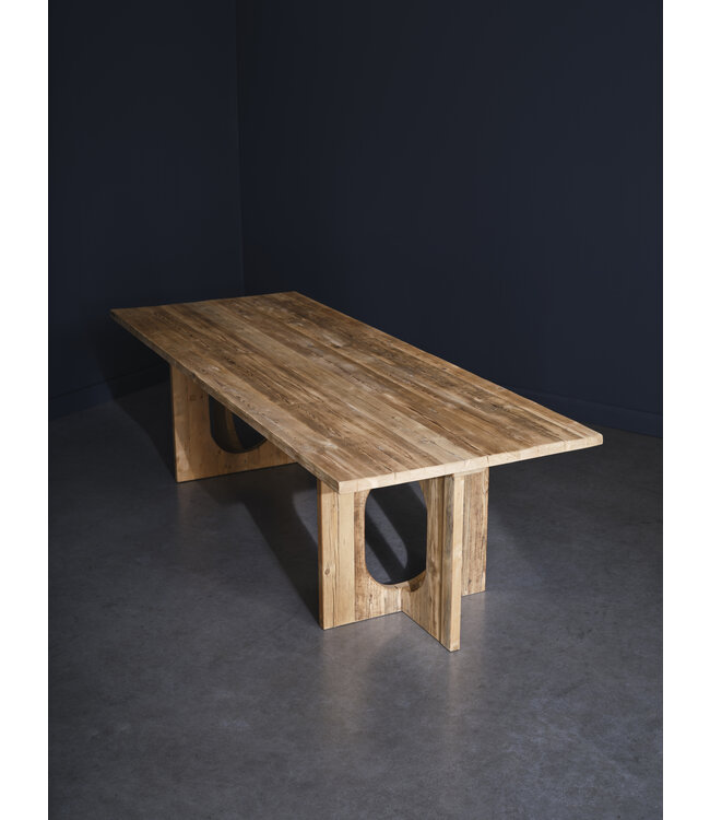 Laren dining table made of robust old wood