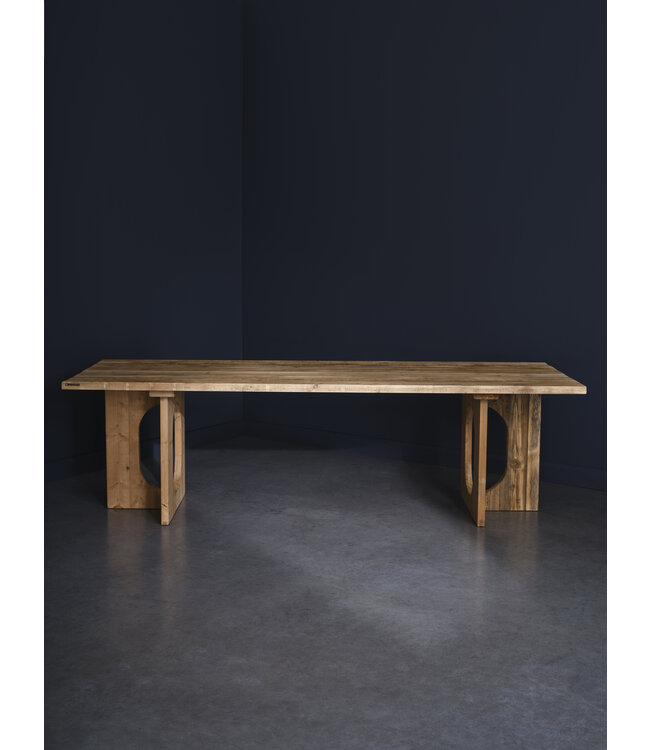 Laren dining table made of robust old wood
