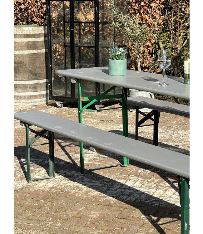 Biertafel met banken / bierset