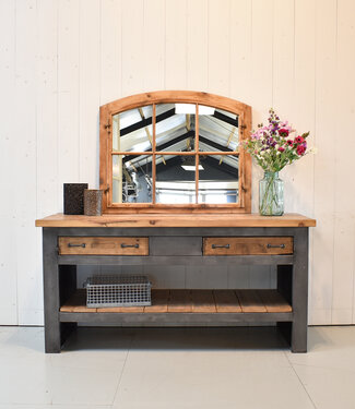 Old workbench with drawers / dresser