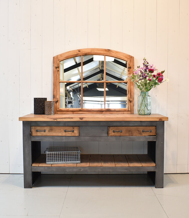 Old workbench with drawers / dresser