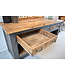 Oude werkbank met lades  / dressoir