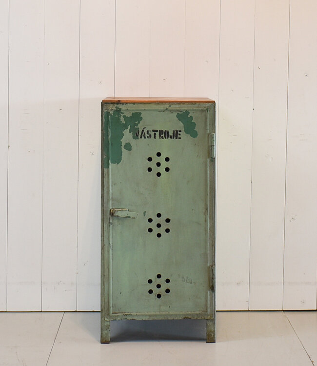 Industrial locker cabinet