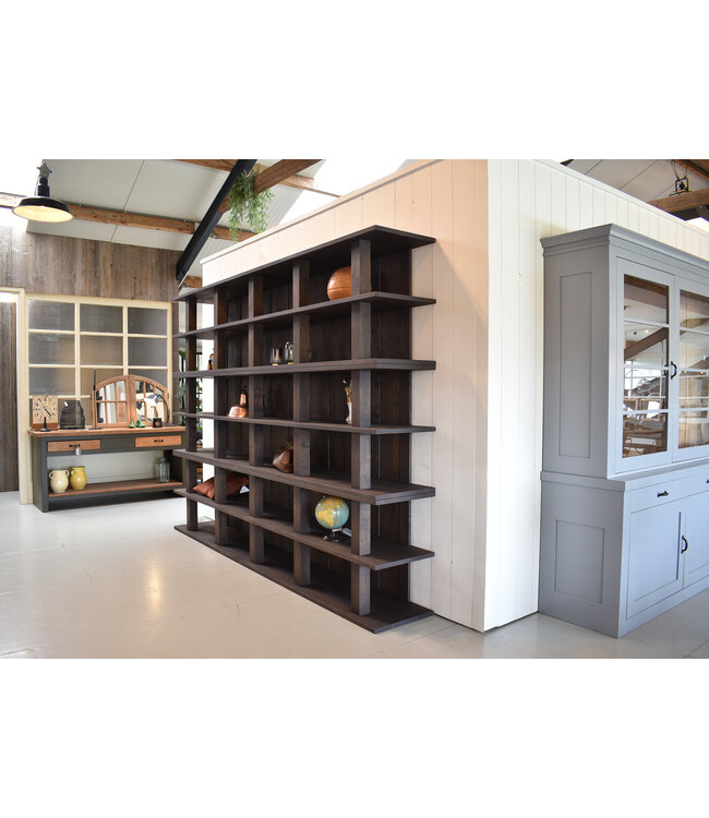 Ausstellungsmodell | Maßgefertigter Schrank