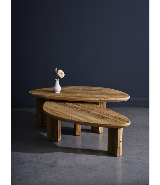 Couchtisch-Set in Kieselform – nachhaltig verwendetes Holz