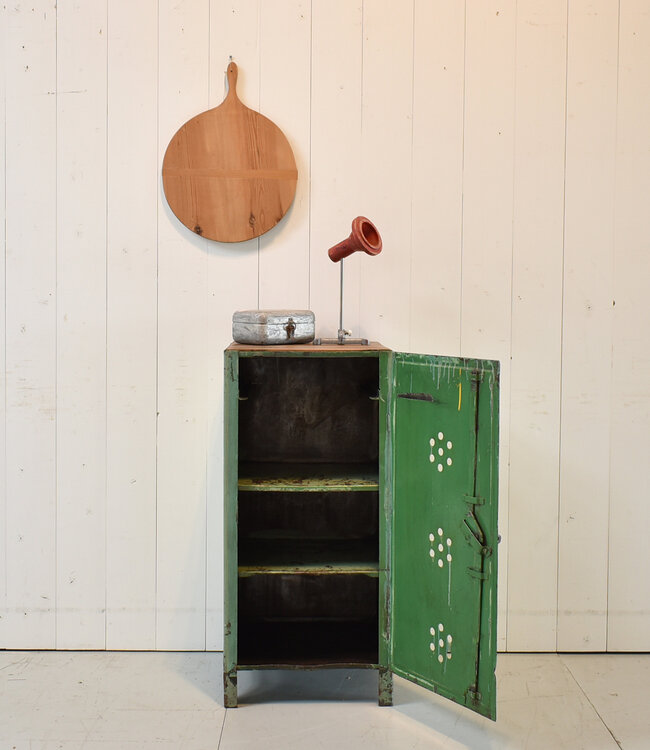 Industrieller Schuhschrank