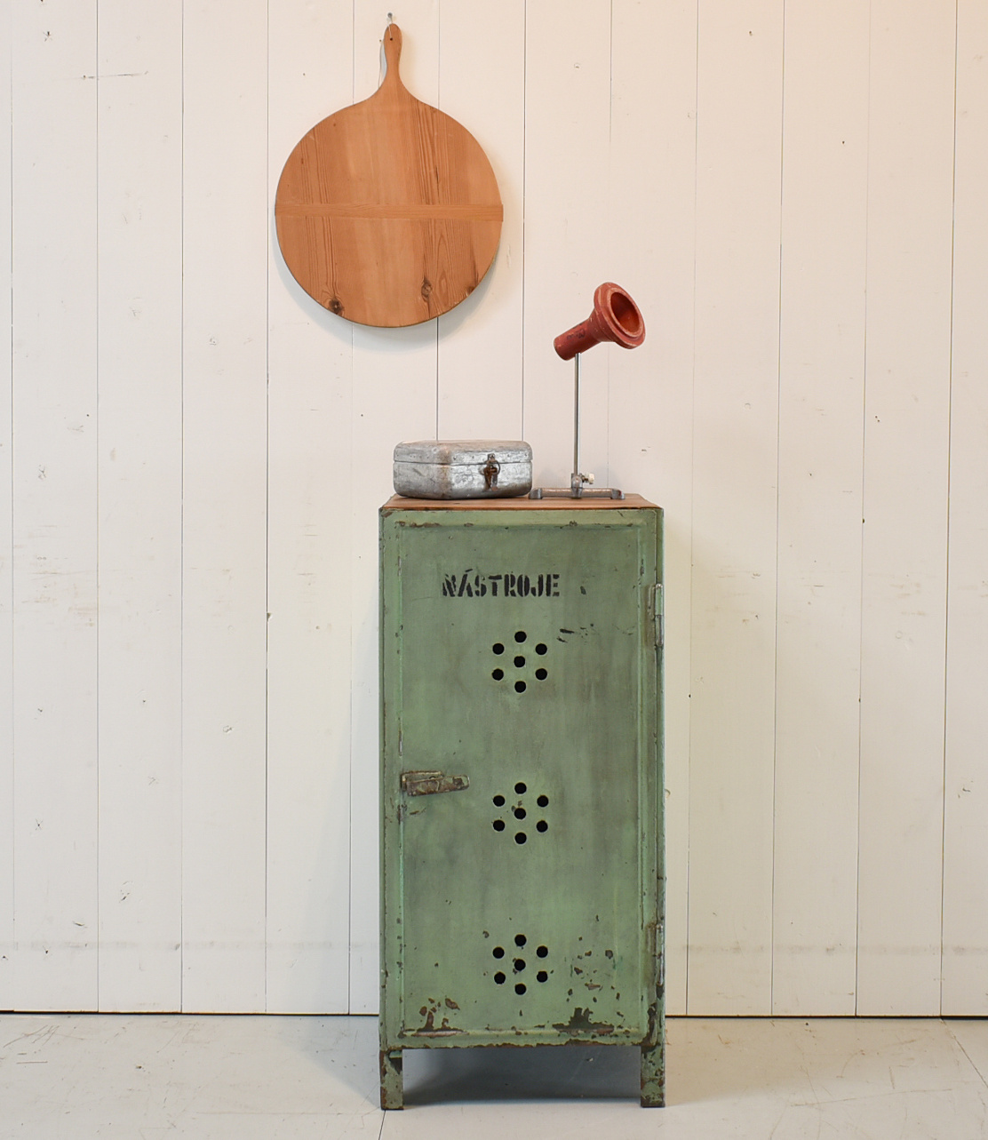 Industrieller Schuhschrank