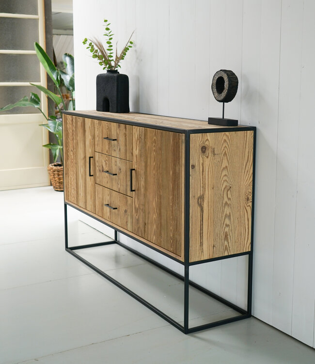 Holz-Sideboard Innsbruck – Maßanfertigung
