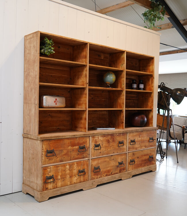 Vintage shop cabinet