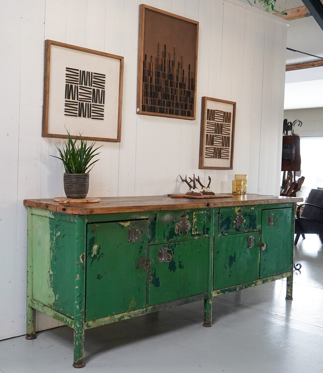 Green industrial workbench